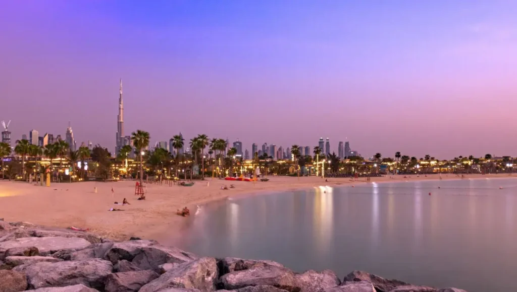 Best Time to Visit La Mer Beach